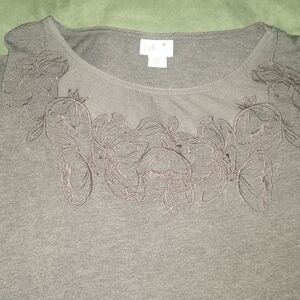 Kmart Jaclyn Smith Collection Embroidered Tshirt Grey Floral Design XL EUC